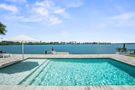 Hacienda Waterside - Image 4